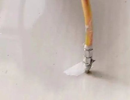 高陵瓷砖空鼓维修公司专业解答在瓷砖铺贴过程中，如果使用的砂料过粗（如全部使用了粗砂），可能会导致以下问题